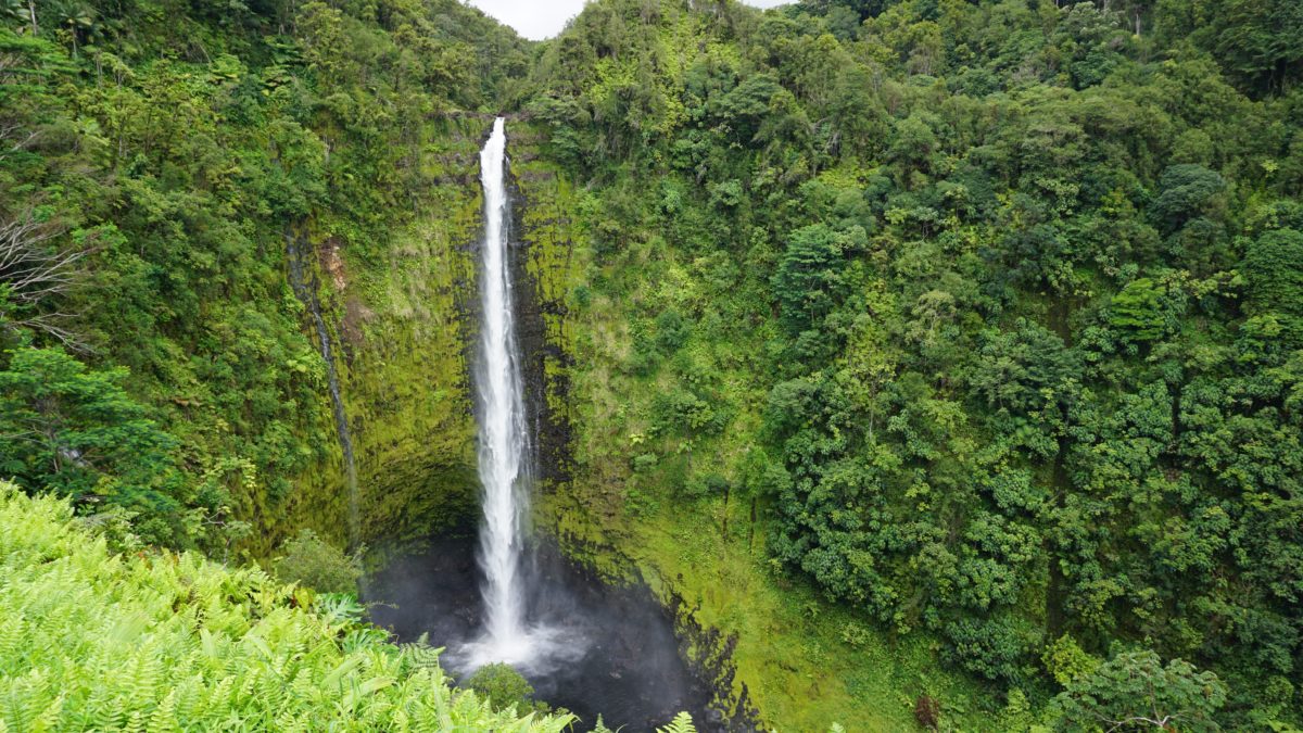 Visit this Dramatic Waterfall: Hawaii Photo of the Week - Living in Hawaii